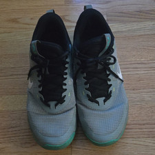 Nike Men’s Low Top Lace-Up Athletic Sneakers Gray Black Green Logo Sports picture