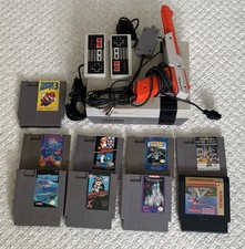 Original Nintendo NES Console Bundle 9 Games 2 Controllers & Zapper Gun Tested picture