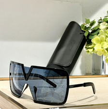 Valentino V-ROMASK Sunglasses Black Frame Grey Logo Lens picture