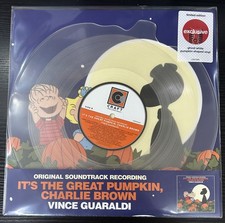 It's the Greatest Pumpkin Charlie Brown Ghost White Pumpkin Shaped Vinyl NEW 🚚✅ picture