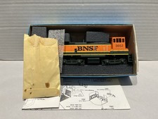 Athearn Blue Box SW1000 Switcher  BNSF 3652 Powered DC picture