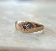 Vintage 10K Yellow Gold Red Stone Star Engraving Baby Pinky Ring, Size 2.75 picture