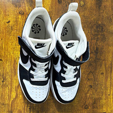 Nike Court Borough Low Top Hook & Loop Black/White Kids US 2.5 DV5457-131 picture