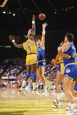 Scott Roth Minnesota Timberwolves shoots over Orlando Wooldridge L- Old Photo picture