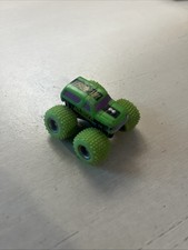 Micro Machines 1990 Galoob Monster Trucks Tuff Trax Tredz Green Invader *Rare* picture