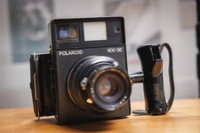 Polaroid 600 SE Instant Film Camera Kit w/ 127mm 4.7 Lens picture