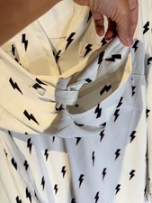 Torrid Harper Size 1 White Polyester Blouse with Black Lightning Bolt Print picture
