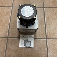 Dwyer 1950-20-2F Explosion-Proof Pressure Switch New Open Box Made In The USA picture