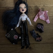 Vintage Bratz Pretty n Punk PNP Jade Doll Outfits Skirt Top Boots Suitcase 2001 picture