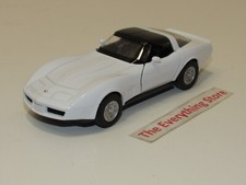 WELLY 82 CHEVY CORVETTE 4.75 INCHES LONG BRIGHT WHITE 43716 NO BOX   picture