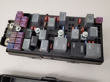2009-2012 Chevrolet Malibu Engine Fuse Box Assembly OEM picture