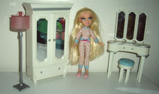 Vintage Bratz World Cloe's House Doll Bedroom Play Set Wardrobe Vanity StoolLamp picture