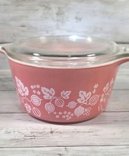 Vintage Pyrex #473 1 QT Pink/White Gooseberry Glass Round Casserole Dish w/ Lid picture