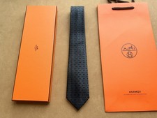 HERMÈS PARIS MEN'S DARK GRAY GEOMETRIC H LINK PATTERN SILK TIE NECKTIE NWT picture