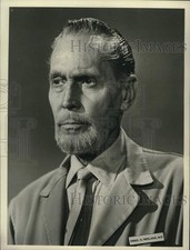 1965 Press Photo Actor Franchot Tone stars in television series 